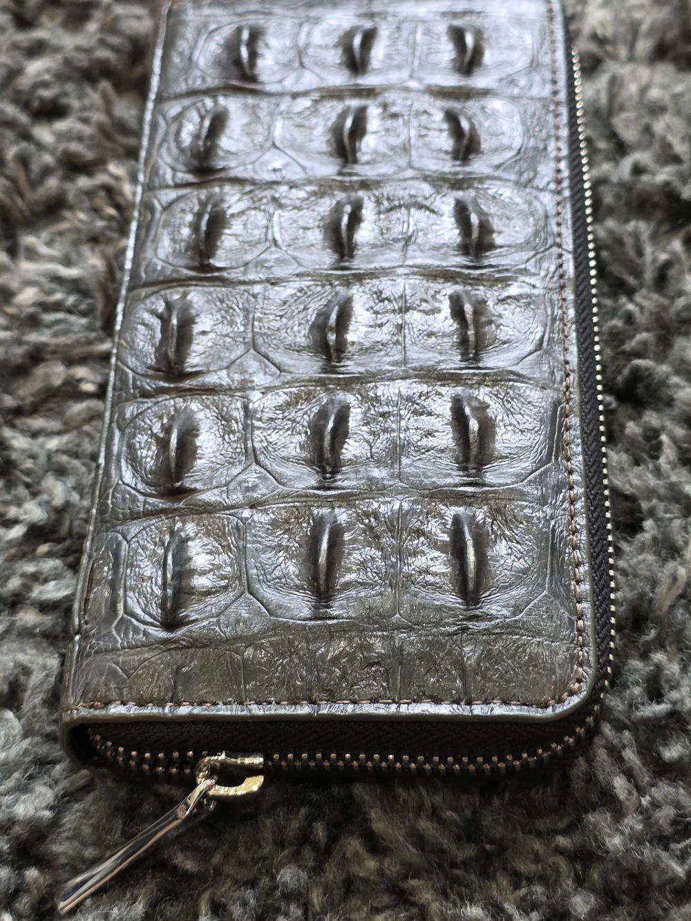 SRIRACHA Textured Croc-Embossed Zip Wallet - Gray
